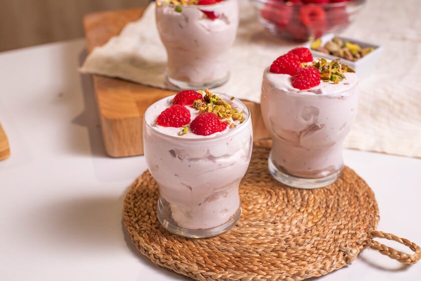 Una mousse de frambuesas sin huevo para resolver un postre con tiempo de anticipación