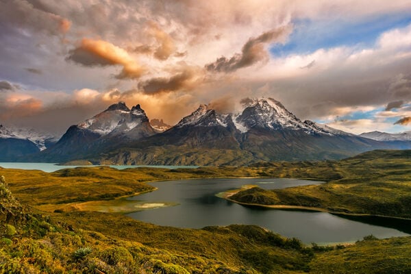 Dos postales del país que Lonely Planet sumó a su listado mundial: tango en Buenos Aires y montañas en Bariloche