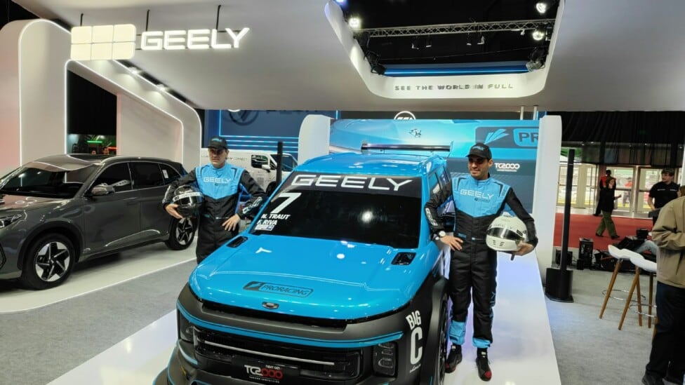 Geely rompe el molde: una marca china se sube al TC2000 con Traut y Riva como dupla