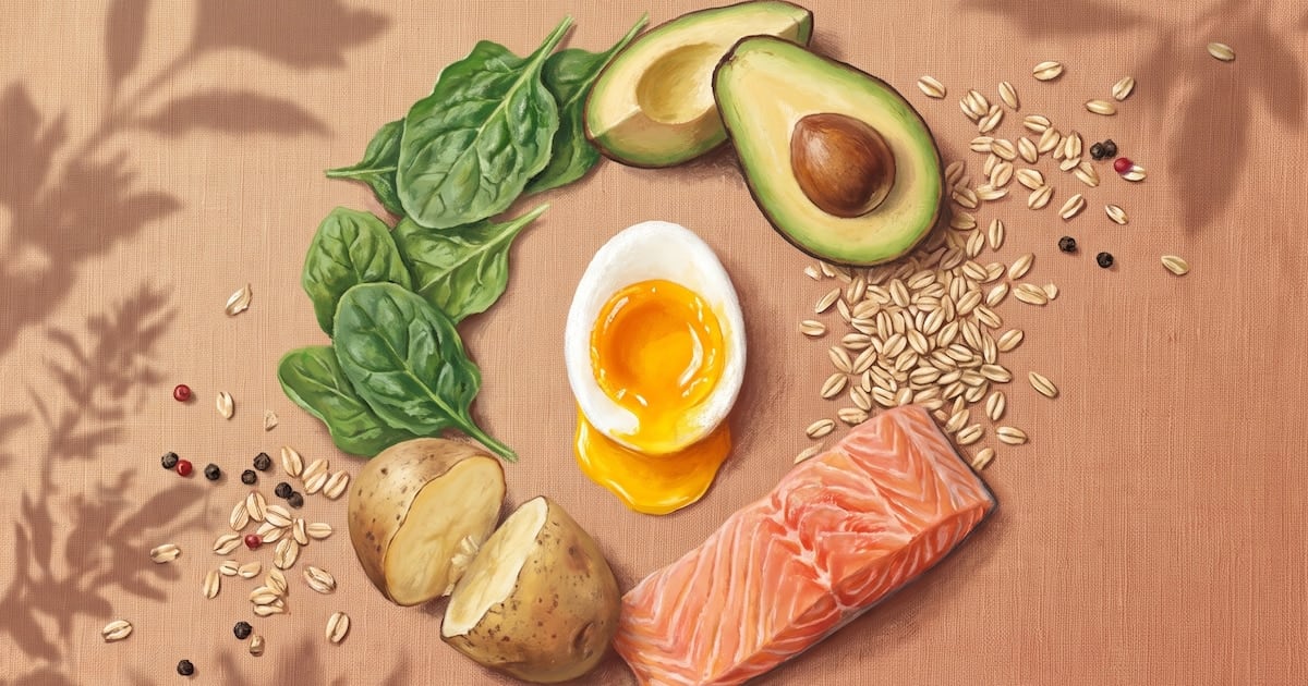 Huevos, pero no solos: lo que les ponemos al lado cambia lo que le hace a la presión y al colesterol