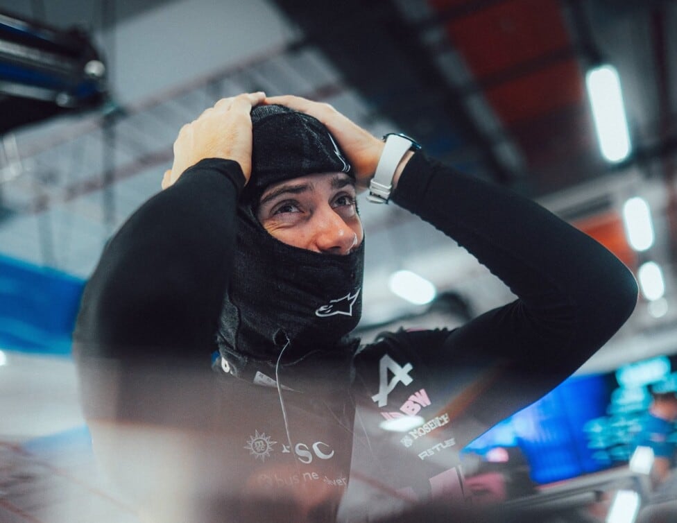 Colapinto se topó con un auto arisco y largará 11.º en la Sprint de Singapur