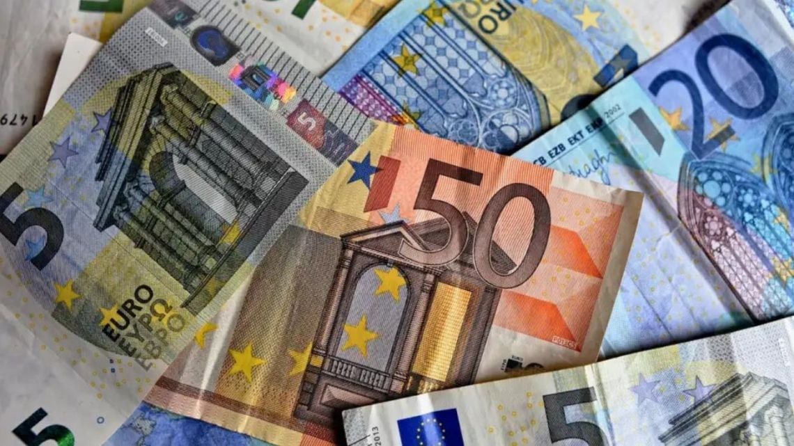 El euro blue se ubica en $1.832,75 para la venta tras una baja de $6 en la rueda del viernes