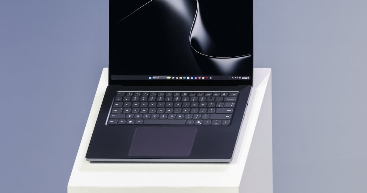 La inteligencia artificial se quedó con la fábrica de memorias y ahora tu PC la paga: por qué volvió la DDR4