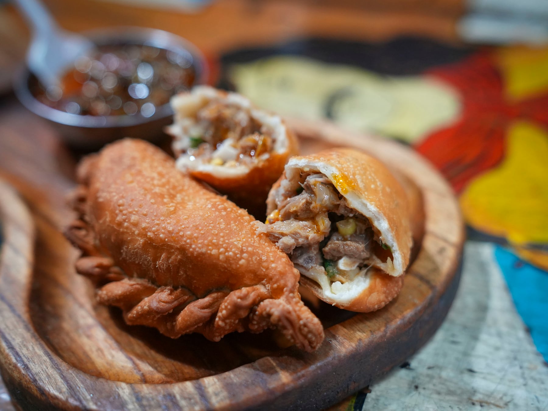 Empanadas con apellido federal: la guía de los locales porteños que sostienen recetas del interior en pleno Buenos Aires