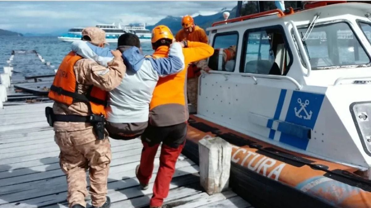 Un rescate en el lago Nahuel Huapi reaviva la advertencia sobre los senderos de la Patagonia