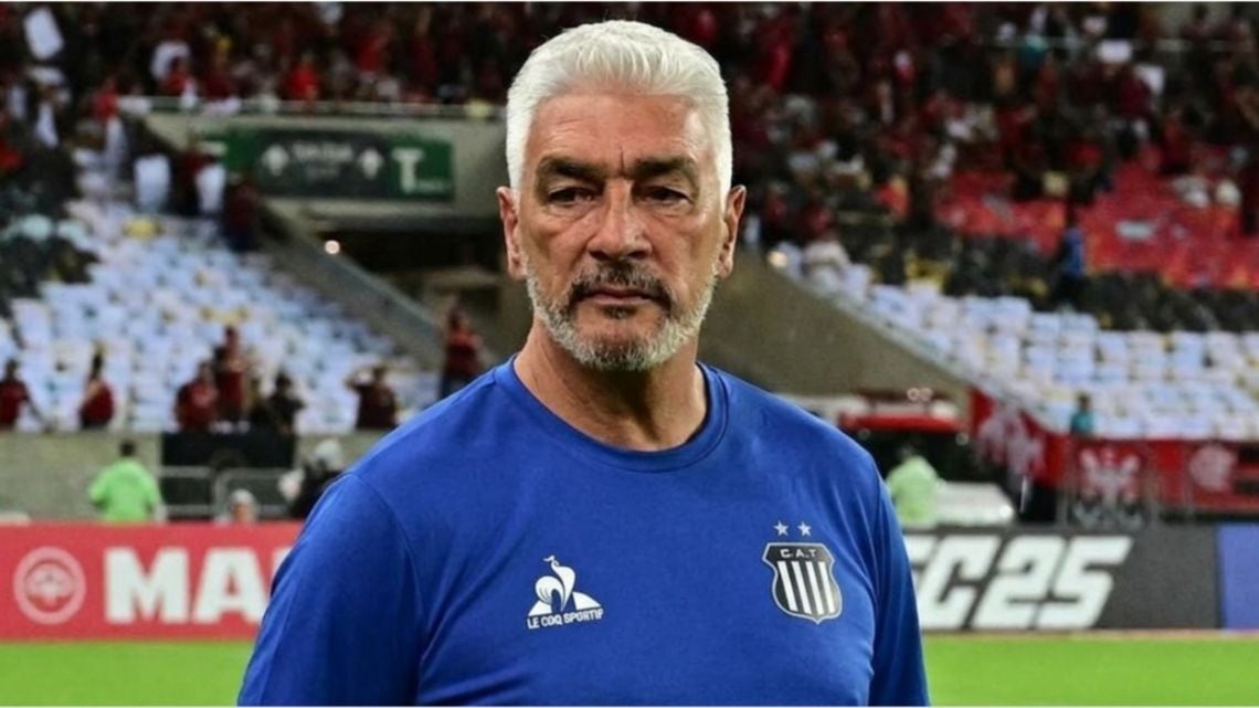 Talleres se hunde en La Bombonera y De Felippe se planta: "Pongo a los que están mejor, ¿a mi vieja querés que ponga?"