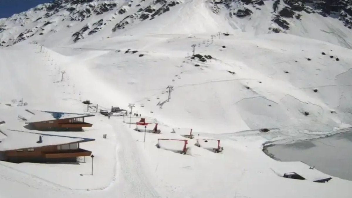 Una avalancha en la cordillera chilena dejó tres muertos y cuatro heridos en una zona no habilitada