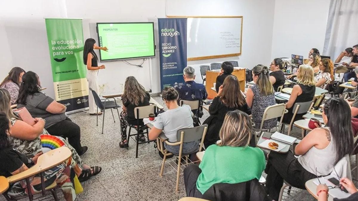 Becas Gregorio Álvarez en Neuquén: ya son 438 los estudiantes que conseguirán el apoyo y alrededor del 20 de octubre comienzan a cobrar