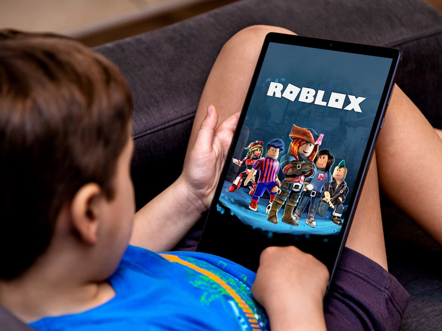 Roblox, la plaza digital donde los chicos se juntan: lo que un padre necesita saber antes de prohibir