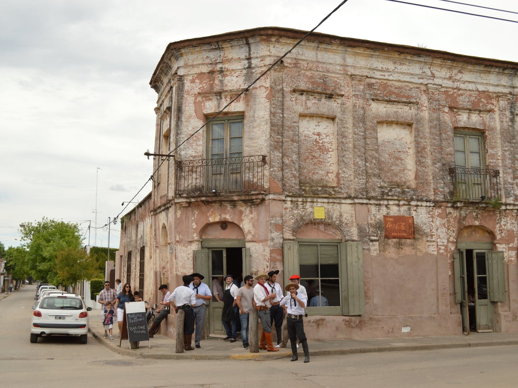 San Antonio de Areco, más allá de la postal gauchesca: oficios, diseño y nuevas galerías a 113 kilómetros de Buenos Aires