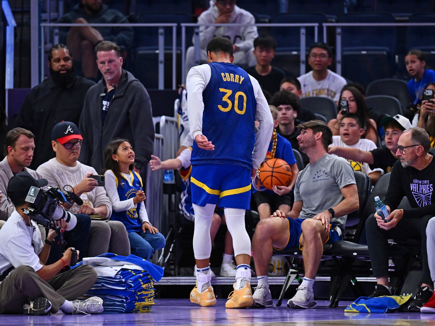 CurryKbajó el precio, pero el tobillo=enciende la alarma en Golden State