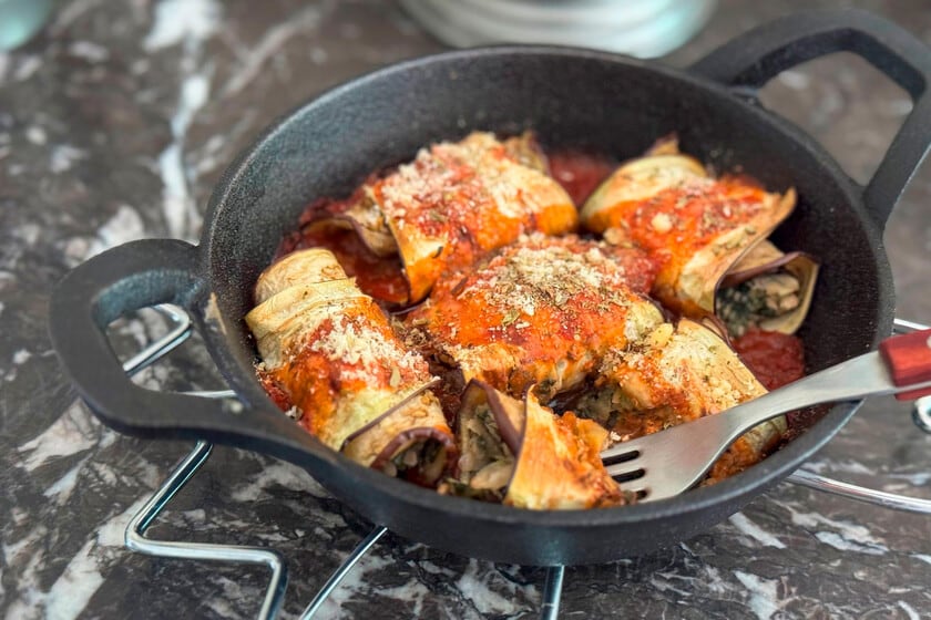 Berenjena en rollitos: una opción liviana que se arma en minutos y se gratina en el horno