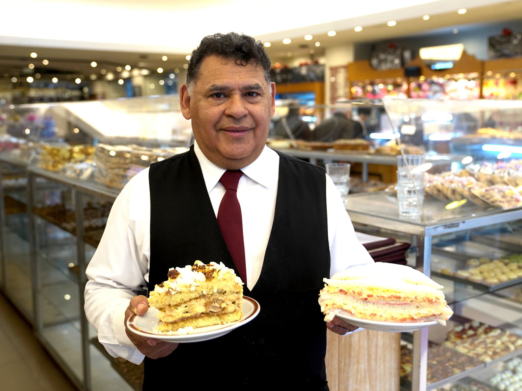 El Greco: la confitería de Caballito que guarda la memoria del rock y de la pastelería porteña