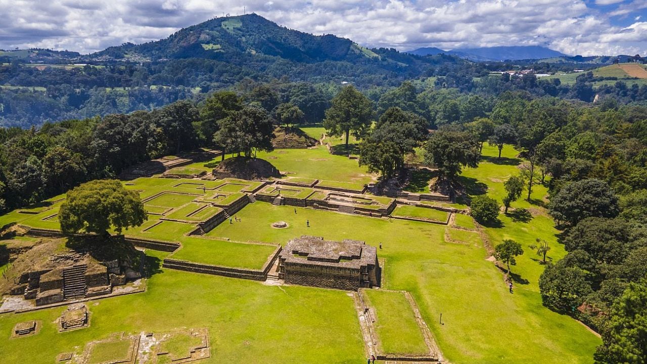 Guatemala, un país chico que lo tiene todo: mayas, volcanes y café de altura