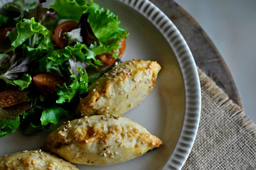 Empanadillas de ternera y champiñones: cómo lograr una masa casera y un relleno jugoso