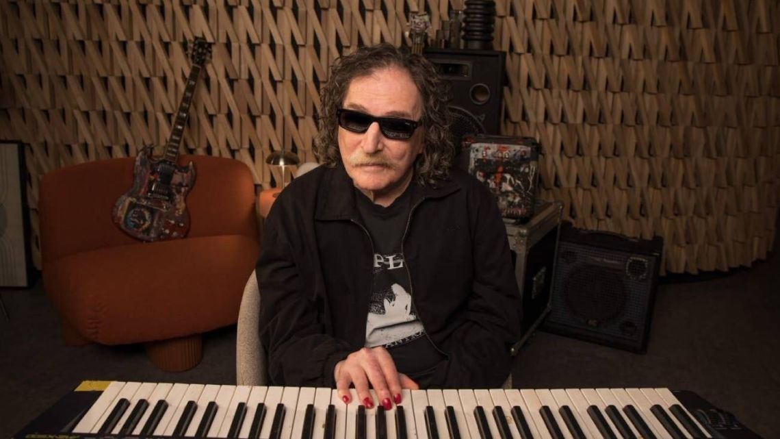 Netflix quiere contar la historia de Charly García con el propio músico como narrador